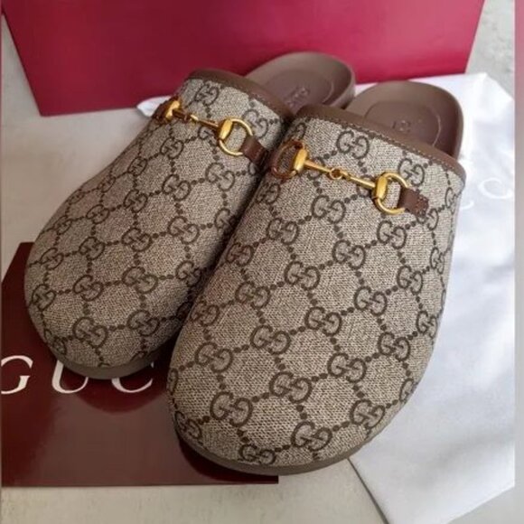 Gucci mule slippers in GG Supreme canvas - Picture 1 of 7